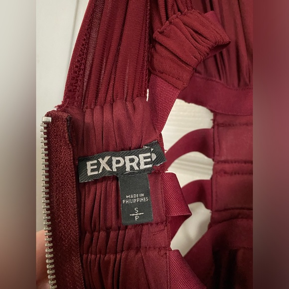 Express Small open sides dress - Picture 4 of 5